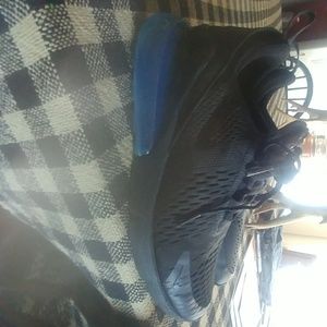 Mens size 8 air max 270